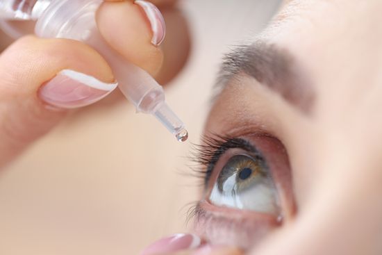 עיניים יבשות – גורמים וטיפול